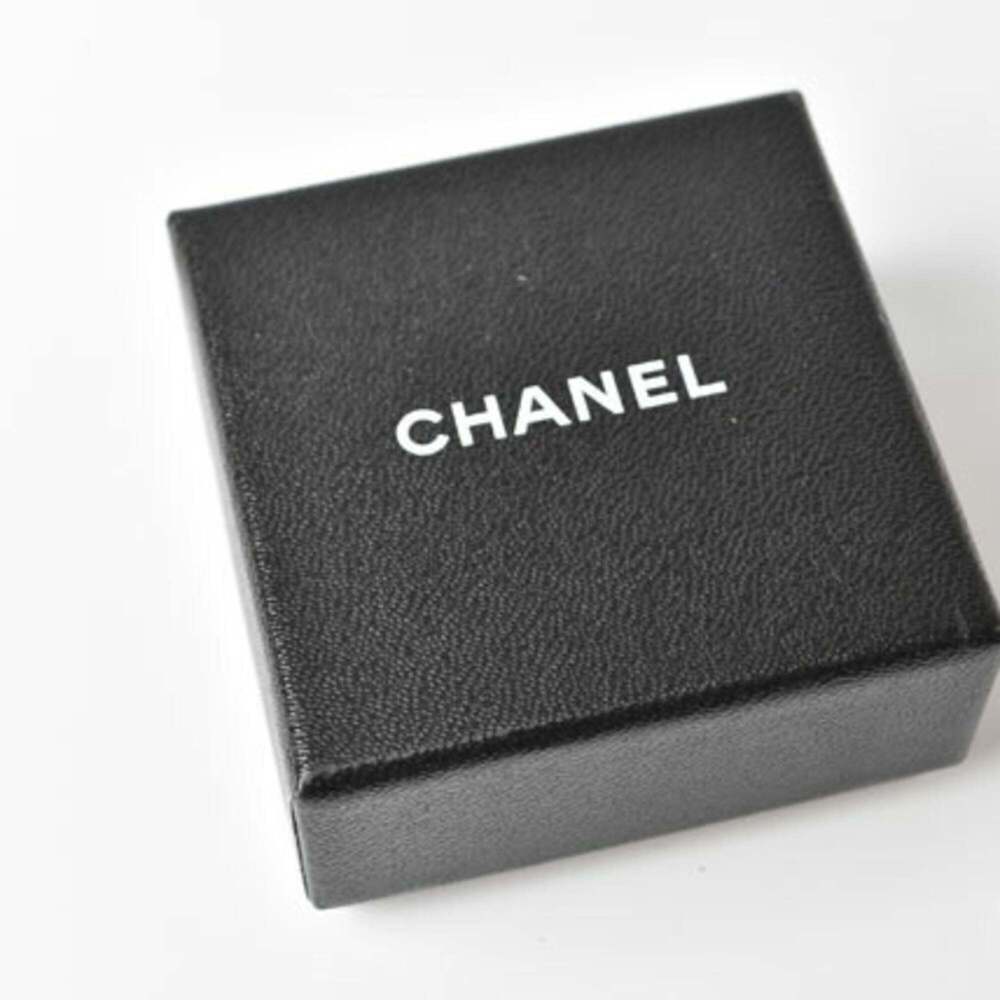CHANEL Brown Love Brooch - Picture 5 of 5